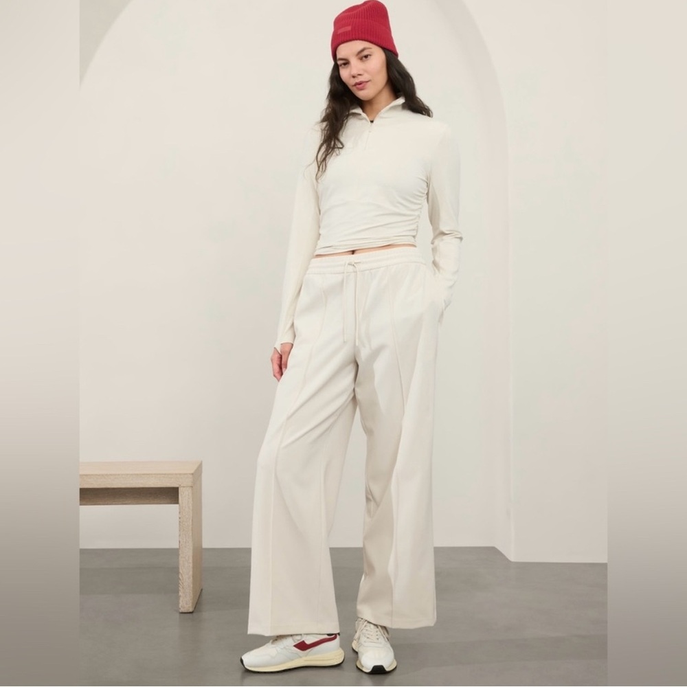 Athleta Endeavor High Rise Relaxed Pant